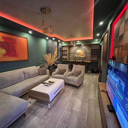 Luxurious Apartment With City View Pristina Buitenkant foto