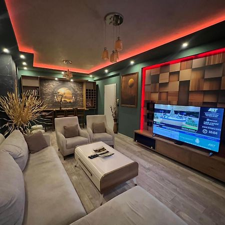 Luxurious Apartment With City View Pristina Buitenkant foto