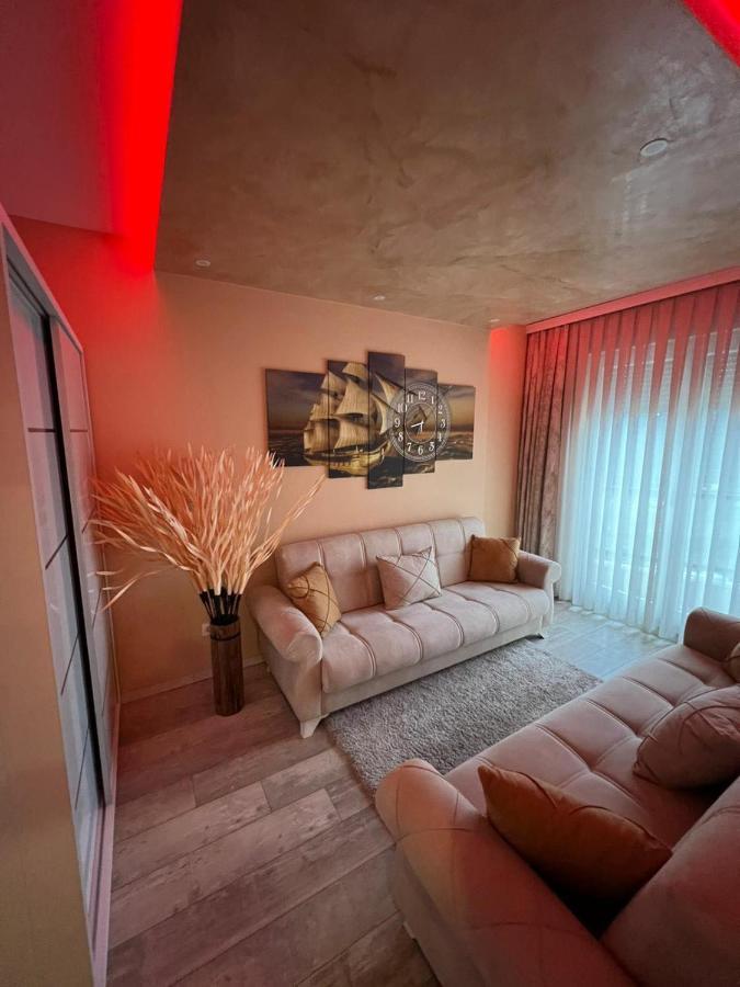 Luxurious Apartment With City View Pristina Buitenkant foto