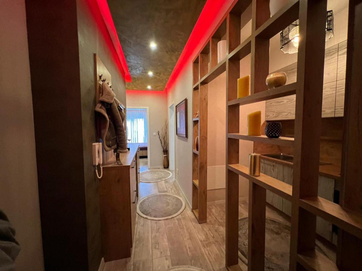Luxurious Apartment With City View Pristina Buitenkant foto