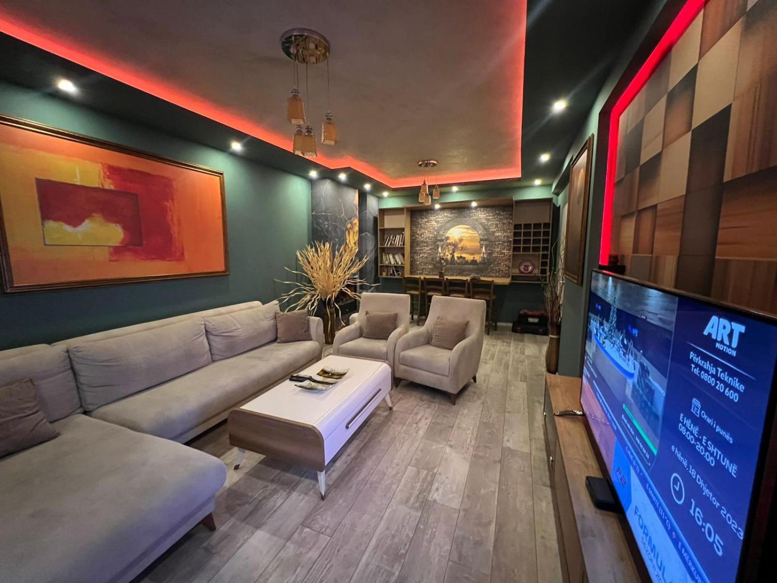 Luxurious Apartment With City View Pristina Buitenkant foto